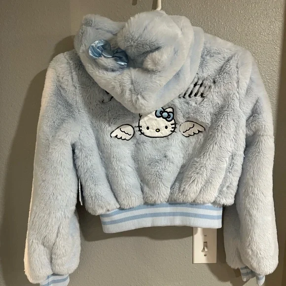 Forever 21 x  Blue Hello Kitty Hoodie crop fur jacket New size m - Picture 7 of 12